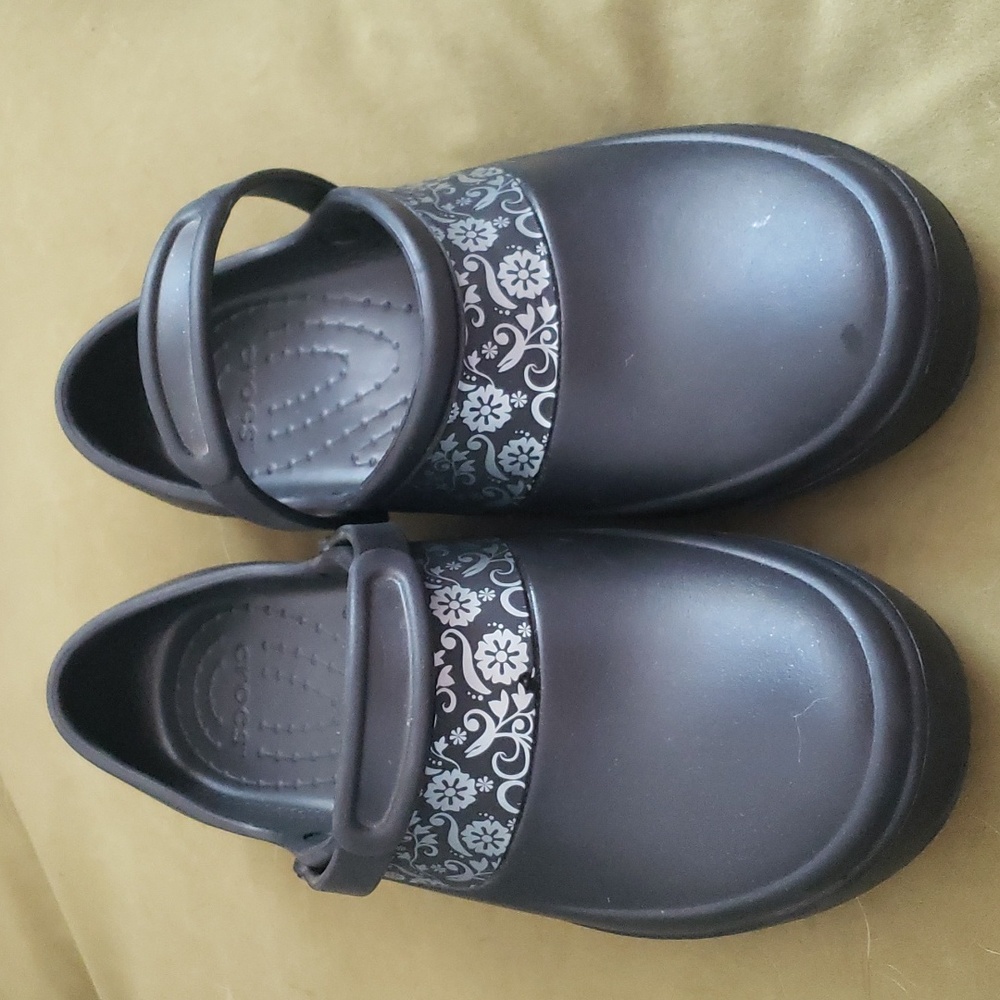 Crogs - Picture 2 of 5